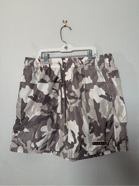 Stampd Men's Grey & White Camo Swim Board Shorts M 32” waist secure pockets